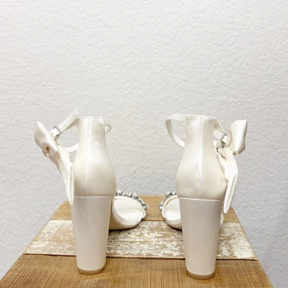 Oleg Cassini Melanie Crystal Strap Heels Sandals Size 7 NEW - Picture 7 of 10